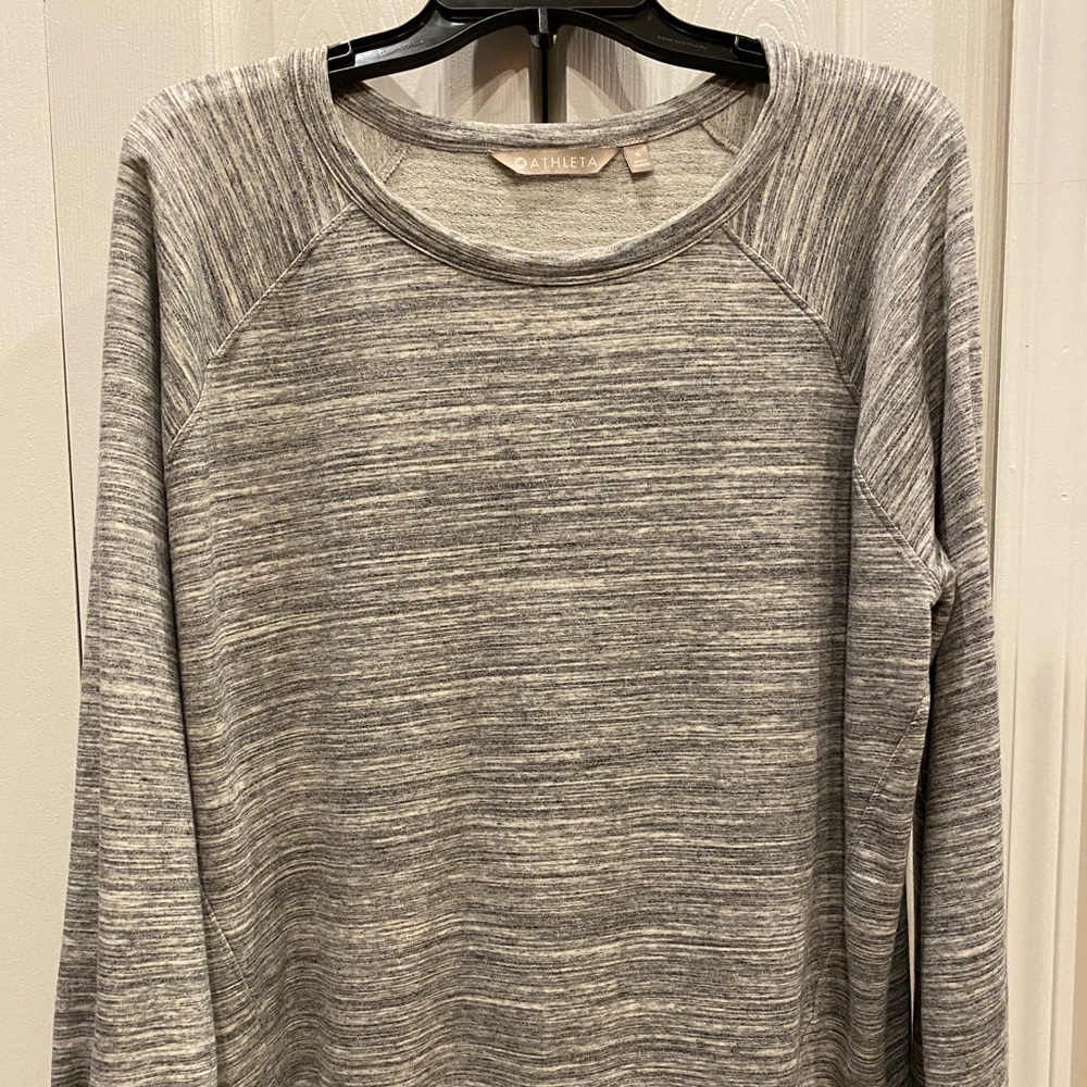 Athleta Bandha Women’s marled grey sweatshirt.